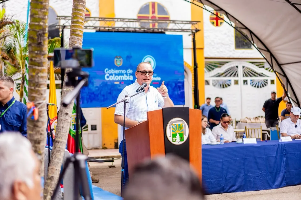 Alcalde de Villavicencio anunciando la entrega de obras de infraestructura para la ciudad.