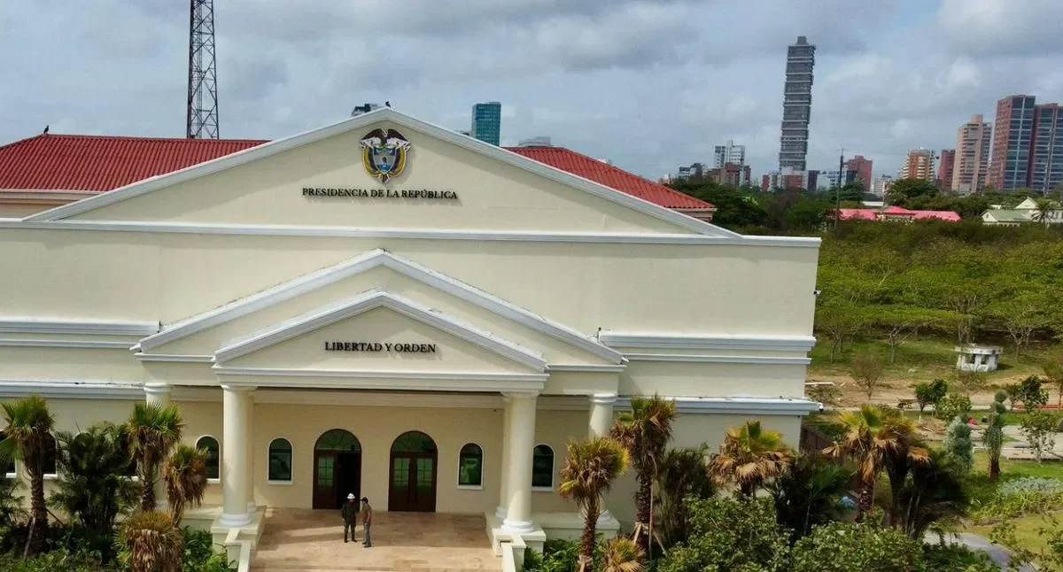 Fachada del centro de convenciones Neomundo en Bucaramanga, empresa encargada de la logística de la Presidencia.